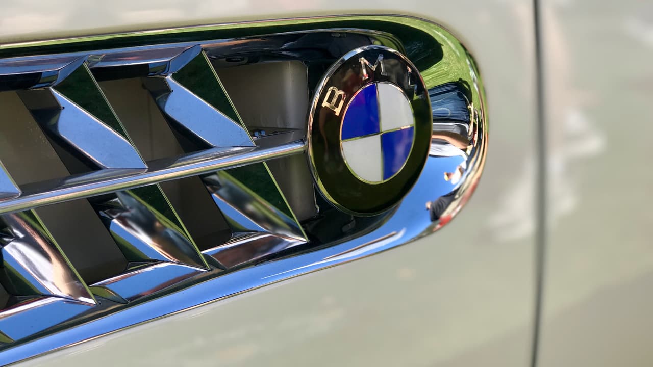 Las hermosas entradas de aire laterales del BMW 507, una de sus firmas visuales más distintivas se presentaron en perfecto estado.