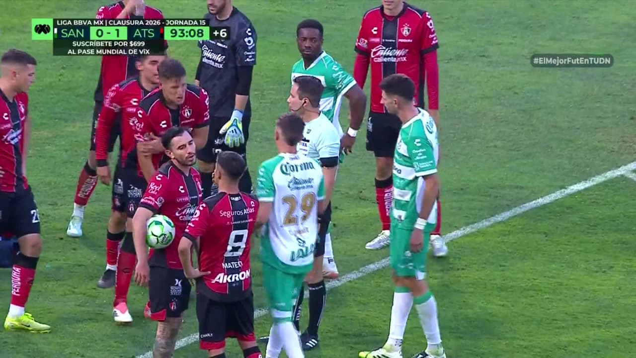 ¡Expulsión! El árbitro saca la roja directa a Tahiel Jiménez.