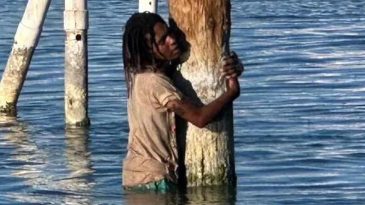 ¿Cómo un hombre que robó unas botas terminó aferrado a un pilar en los manglares de Islamorada? Así fue el fallido escape