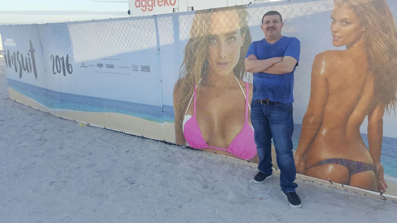 El señor Reyes anda desatado.