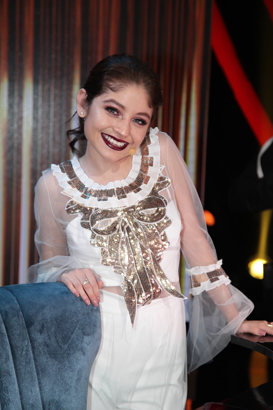 La joven de 19 años confía en su gusto por la moda, por lo que sus looks son su propia creación, que diseña según el ánimo con que se encuentra.