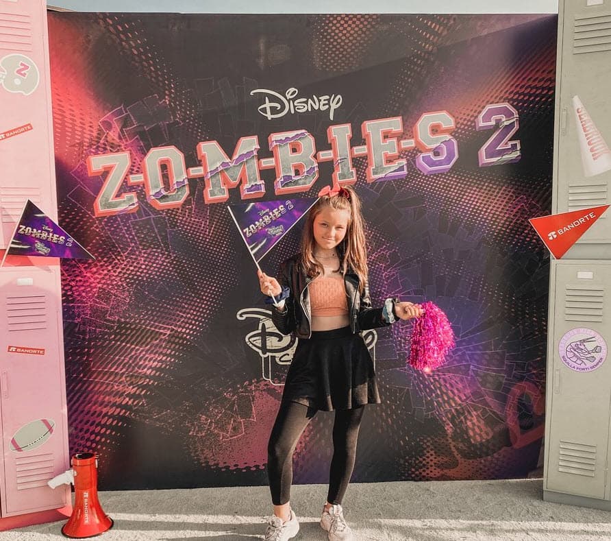 Tras finalizar Mi Corazón es Tuyo, Isabella Tena siguió con su carrera y también apareció en 
<b><a href="https://www.univision.com/shows/sueno-de-amor" target="_blank">Sueño de Amor</a></b>, en el año 2016, al lado de 
<b><a href="https://www.univision.com/famosos/conoce-a-julian-gil-su-vida-carrera-artistica-y-empresarial-de-muchos-exitos" target="_blank">Julián Gil.</a></b> 
<br>