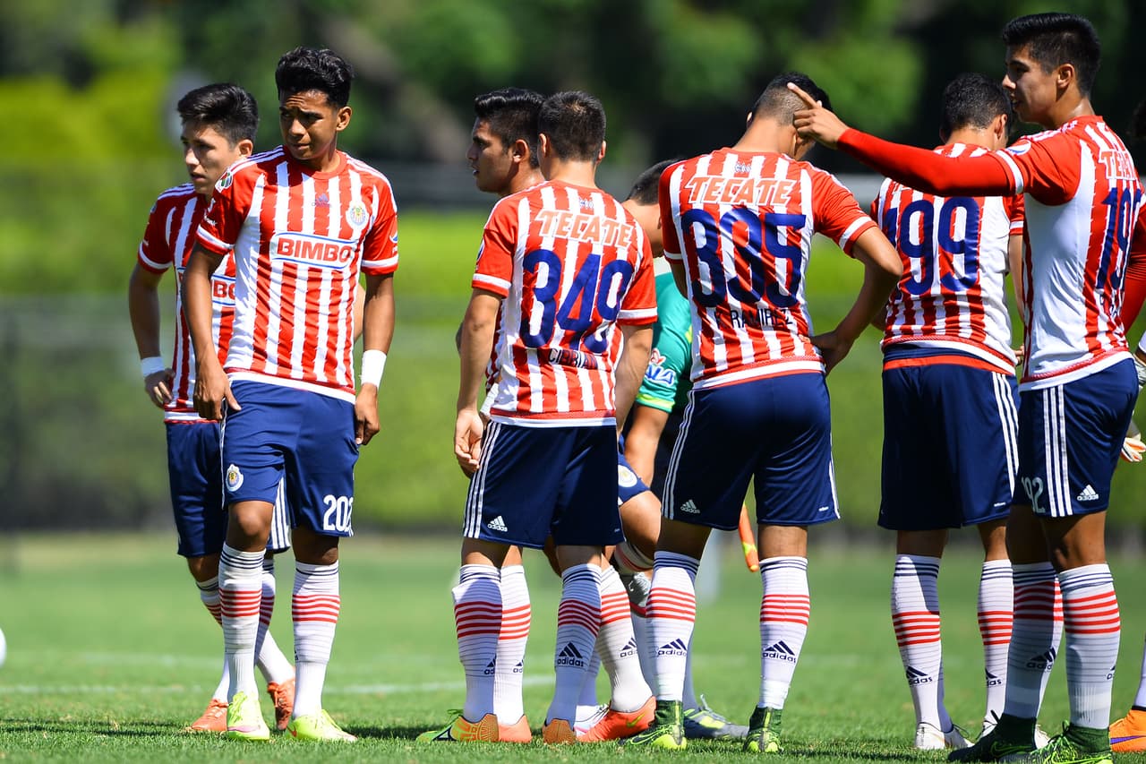 Medidas de FIFA afectan a fuerzas básicas de Chivas
