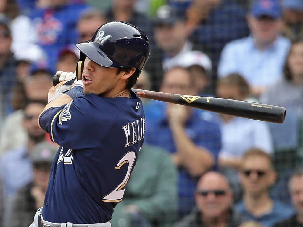 Los Brewers se fueron adelante en la alta de la tercera entrada con un sencillo de Christian Yelich al prado central que se llevó por delante a Orlando Arcia para timbrar el 1-0 en la pizarra.