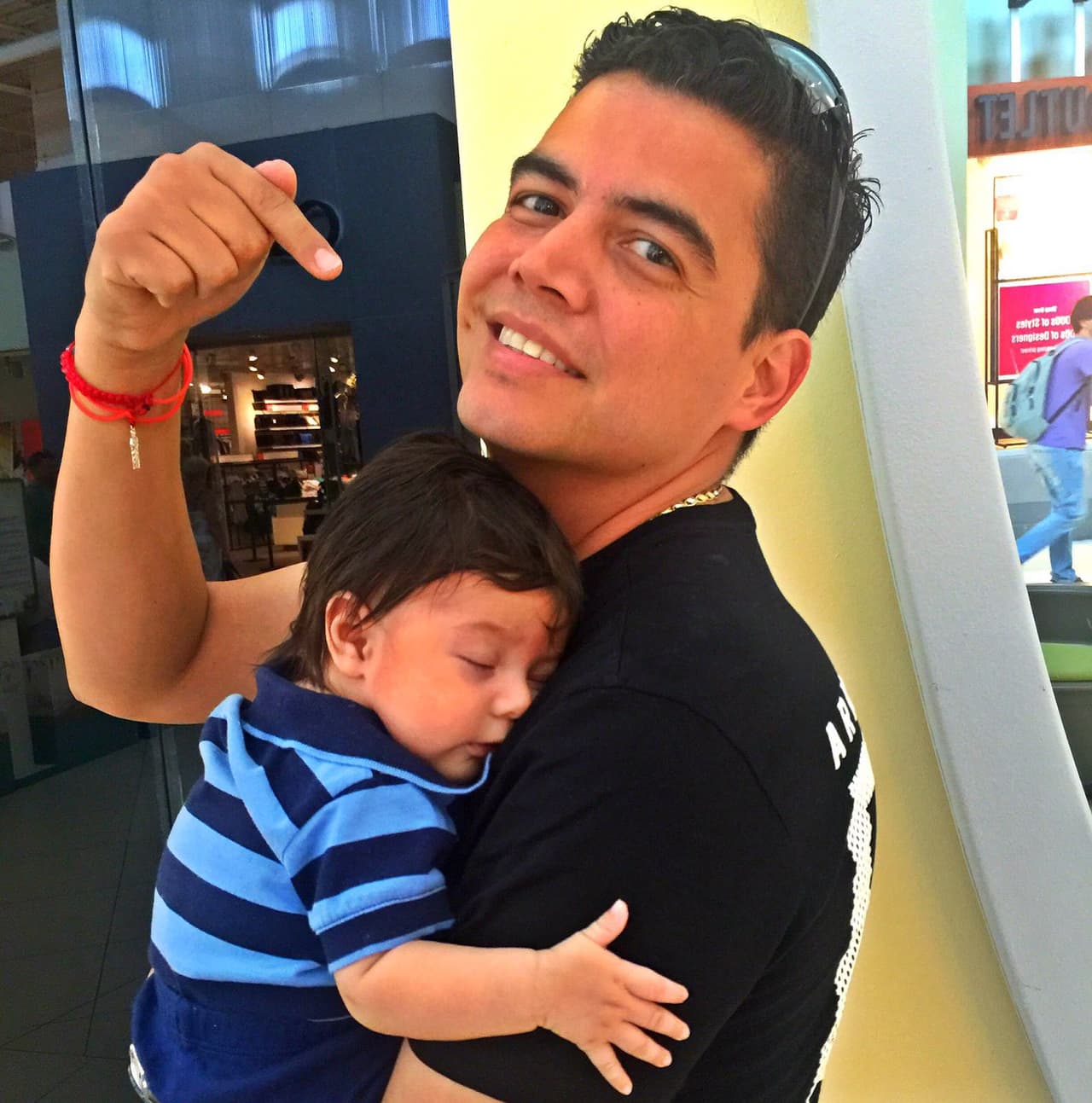 Joshua tiene 2 meses y ya está durmiendo mejor, pero también hace otras gracias.