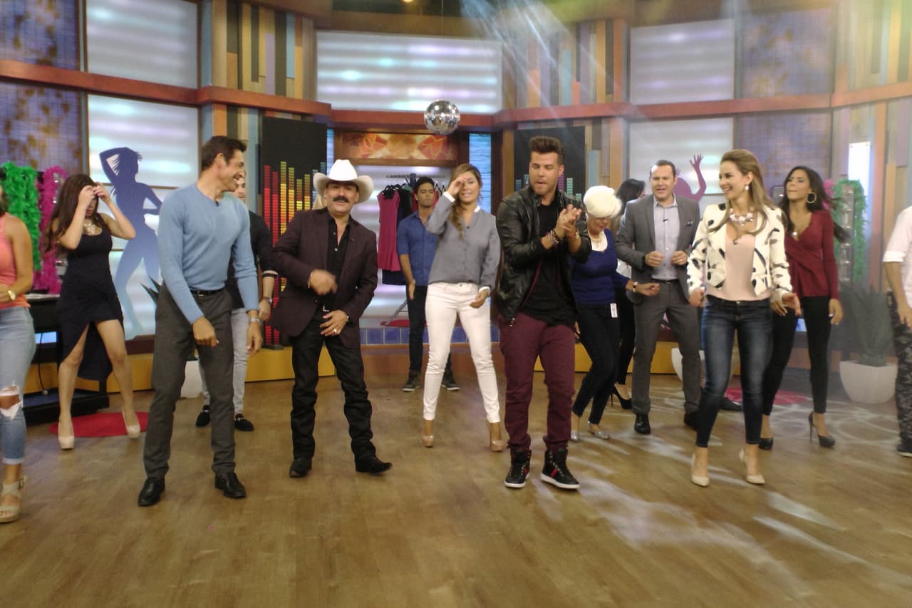 Al ritmo música para ‘fashinistas’, todos movieron el esqueleto para estar a la moda mientras bailan.