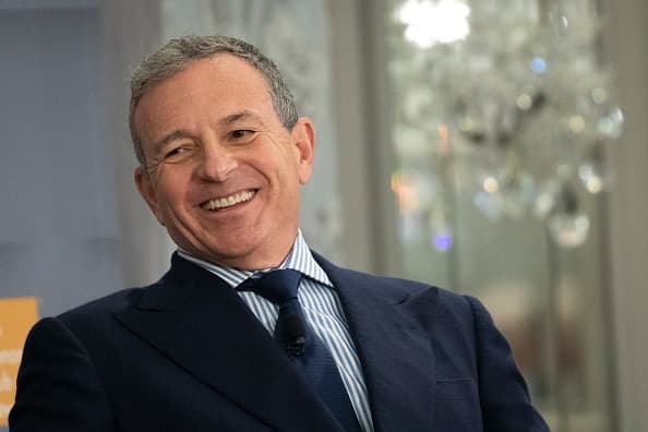 Sin duda el 2019 fue un año crítico para diversas compañías que se han declarado en bancarrota. Según la revista Disney ha sobresalido bajo la dirección de Bob Iger, quien -dice la publicación- al combinar de manera adecuada la creatividad, la tecnología y los planes de negocios logró un año exitoso para la histórica empresa. 
<br>