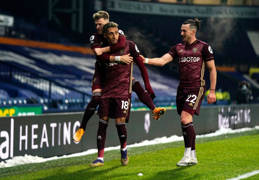 El Leeds de Bielsa golea al West Bromwich Albion 5-0. Los goleadores fueron Romaine Sawyer con autogol al minuto 9 abrió el marcador, le siguió Ezgian Alioski (31’), Jack Harrison (36’), Rodrigo Moreno Machado (40’) y Raphael Dias Belloli puso la cereza del pastel al minuto 72.