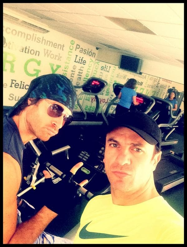 Alejandro comparte fotos en sus redes sociales ejercitándose. Sí, vieron bien, ¡con Sebastián Rulli!