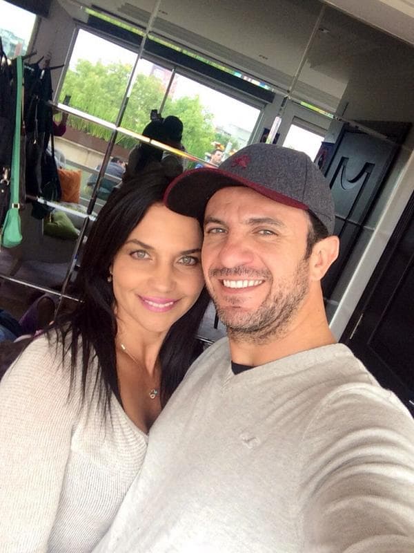 Alejandro siempre está muy bien acompañado. Y no es para menos.