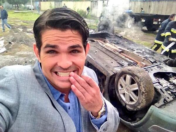 Seguro ahí provocó un accidente cuando lo voltearon a ver.