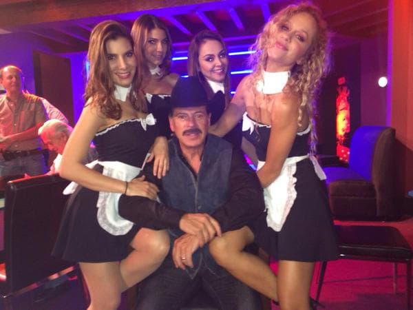 Pero como es de esperarse, es un hombre muy cotizado... ¡y deseado!