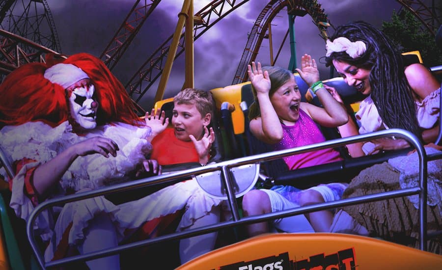 <b><a href="http://www.sixflags.com/overgeorgia/events/fright-fest" target="_blank">Fright Fest at Six Flags (hasta el 31 de octubre)</a></b>: Disfruta de actividades de otoño para toda la familia durante el día y, por la noche, el parque de atracciones se transforma en un lugar macabro con fantasmas y duendes y atracciones embrujadas.