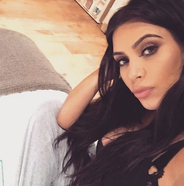 Y mientras Taylor se llenó de coraje todo este tiempo por el indebido uso de su imagen, y la ofensiva letra de la canción, Kim hizo de las suyas y exhibió a la cantante de la manera más explícita... ¿cómo fue?