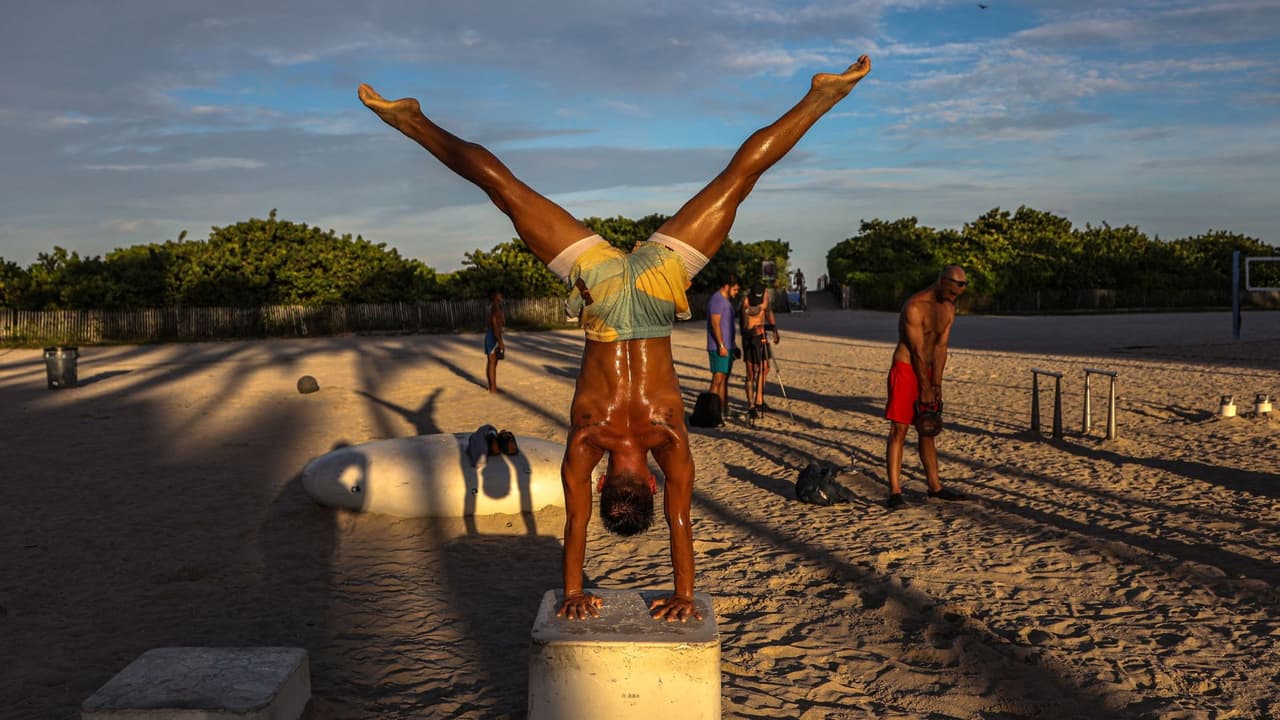 Minerales y mucha hidratación: consejos para evitar un golpe de calor mientras te ejercitas