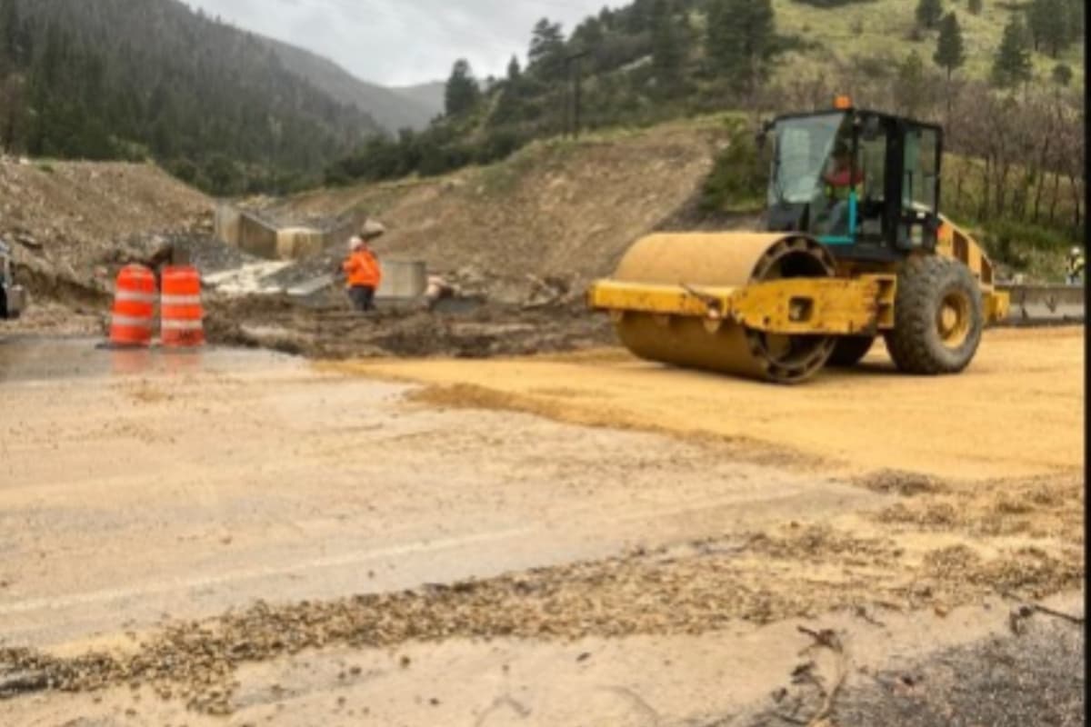 Por su parte, el Departamento de Transporte de Utah informó que abrirían la carretera de con un camino de grava, pero los conductores deberían manejar a velocidades reducidas.