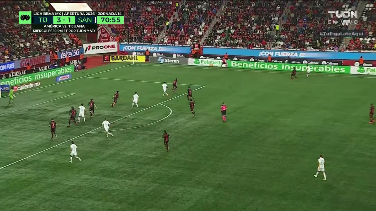 ¡GOL!  anota para Club Tijuana. Adonis Preciado