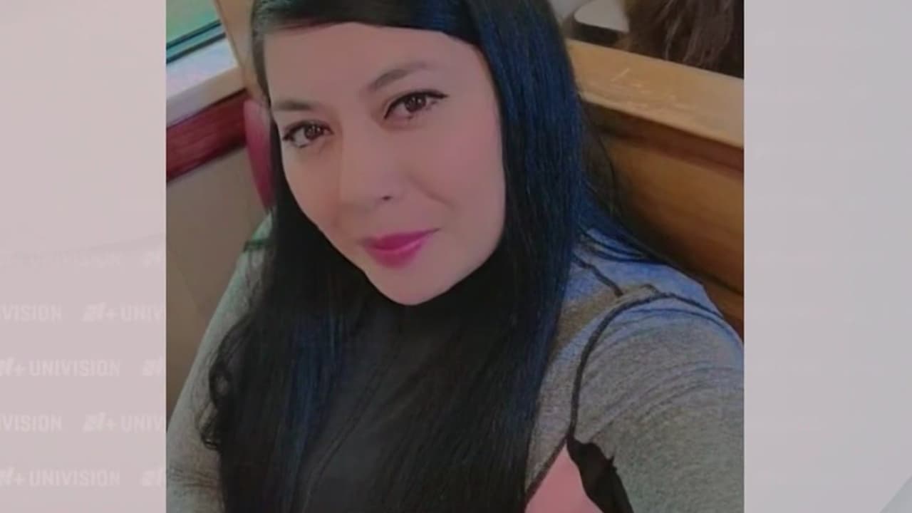 Mujer colombiana sigue detenida en Texas pese a firmar su salida voluntaria