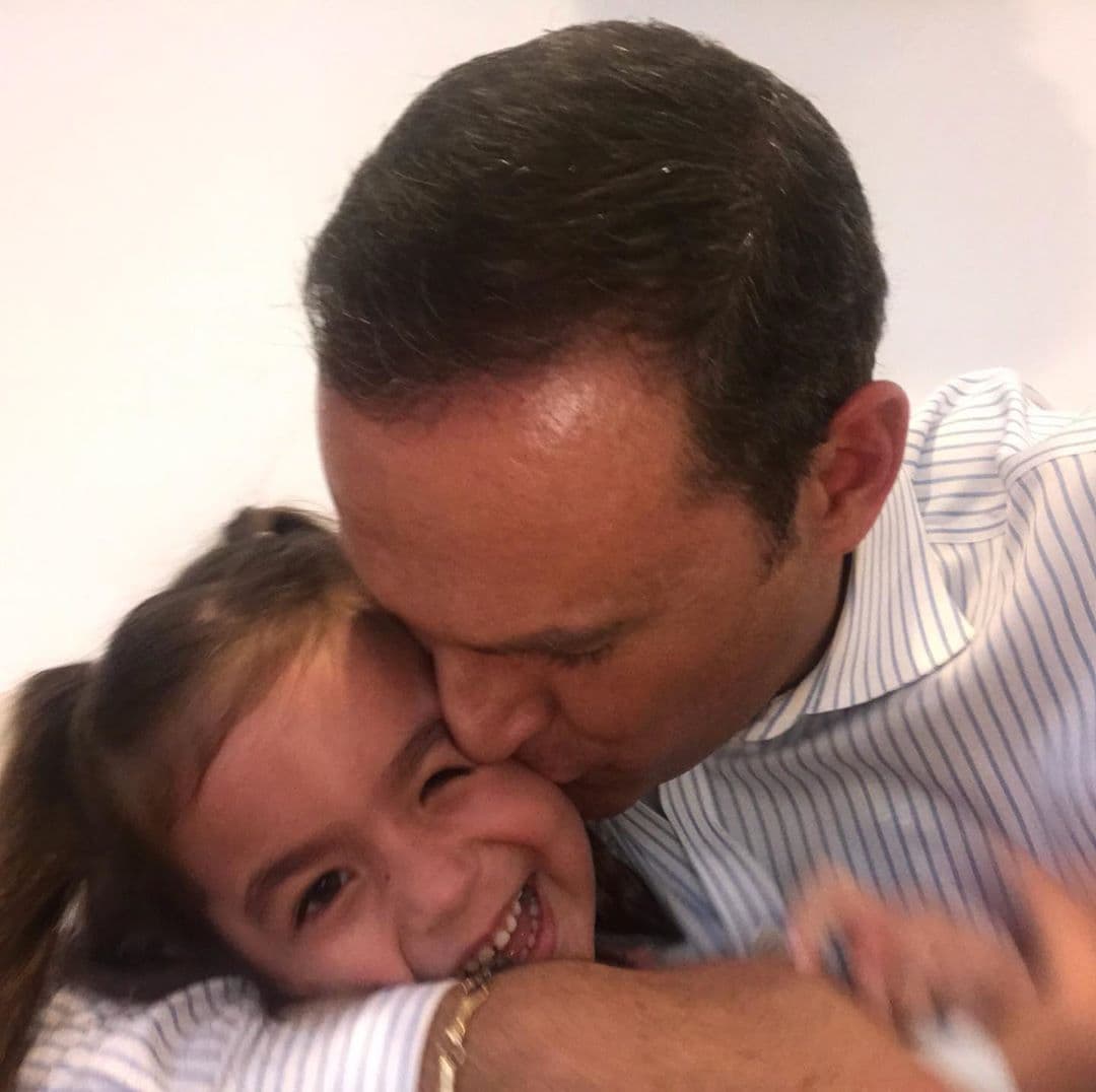 El 29 de mayo de 2015, Michelle refrescó la vida de Alan Tacher. La pequeña que llegó a sus brazos cambió por completo su rutina.