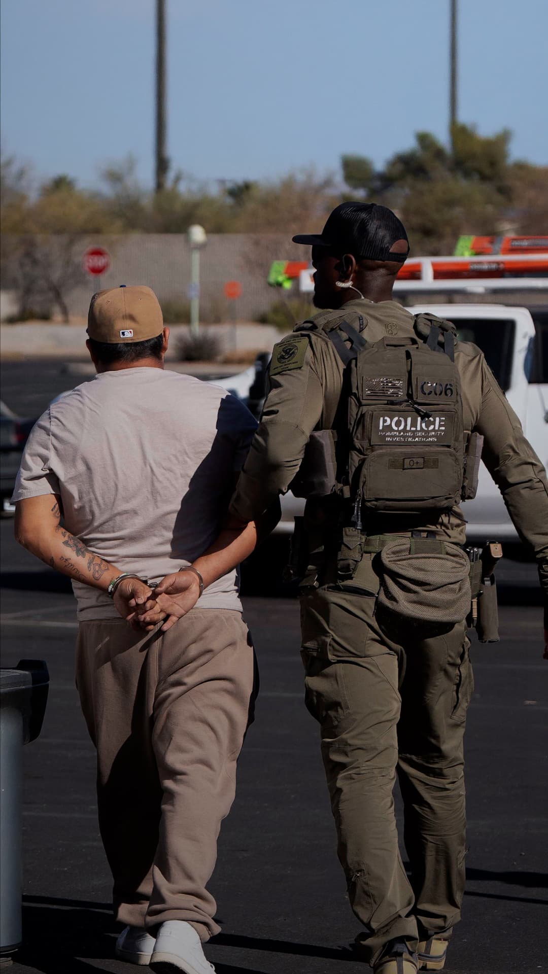 Un juez prohíbe arrestos de ICE sin una orden judicial