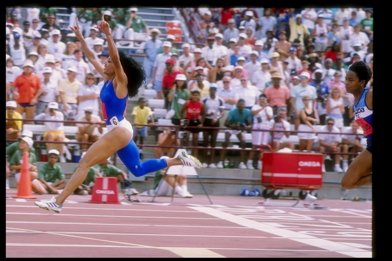 Florence Griffith-Joyner en los juegos Olímpicos de Seúl, Corea, 1988.