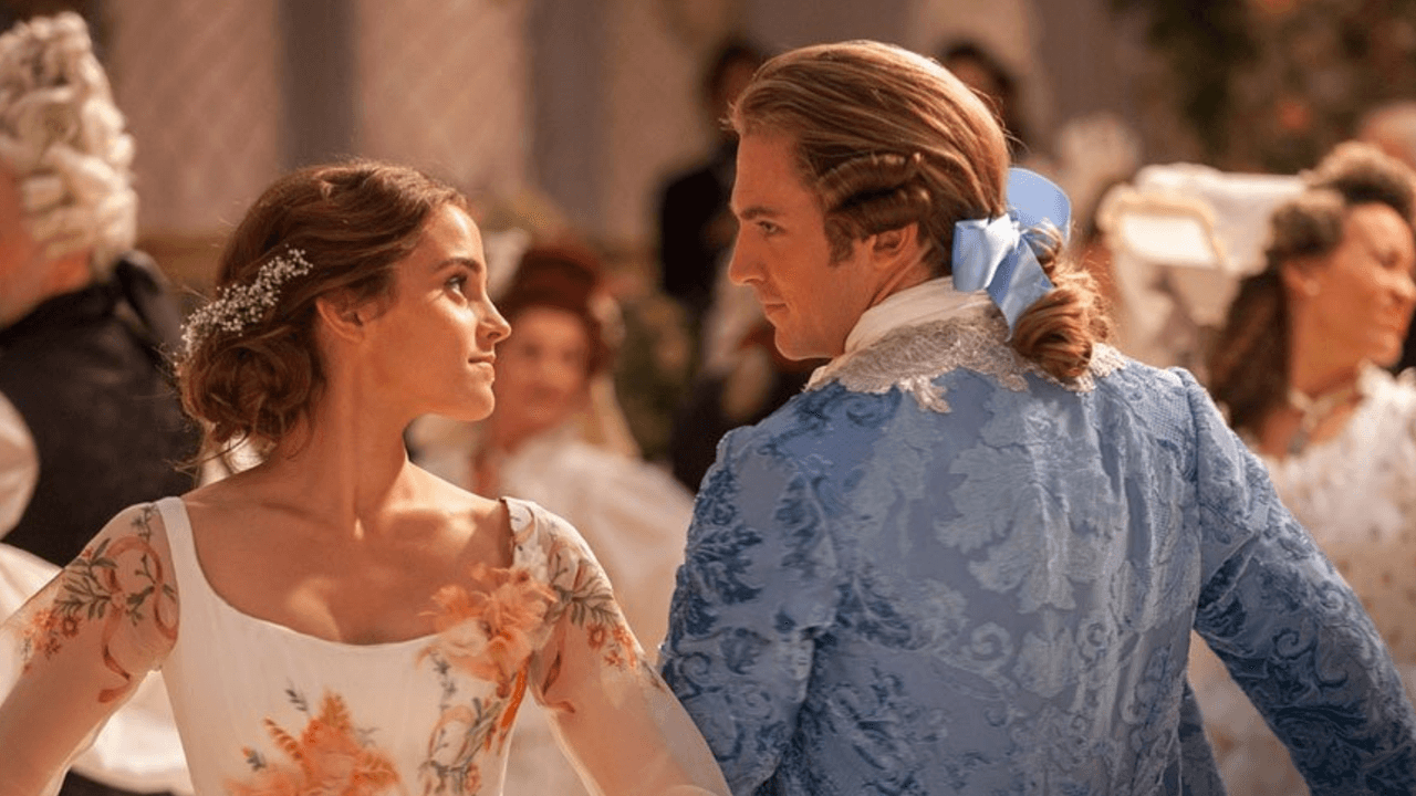 Su coprotagonista fue el británico Dan Stevens, quien a pesar de ser muy atractivo, no logró convencer al público de que era la pareja ideal para Emma.