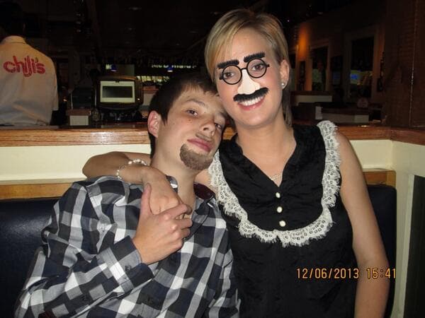 Abril del Moral indicó que 15 días antes él había estado en el hospital, pero "desafortunadamente volvió a recaer y se trató y todo, pero ya está bien. Espero que siga todos los consejos de los médicos que es lo que nos falta. Una dieta muy balanceada y cuidarse. No seguir fumando, no tomar [...]".