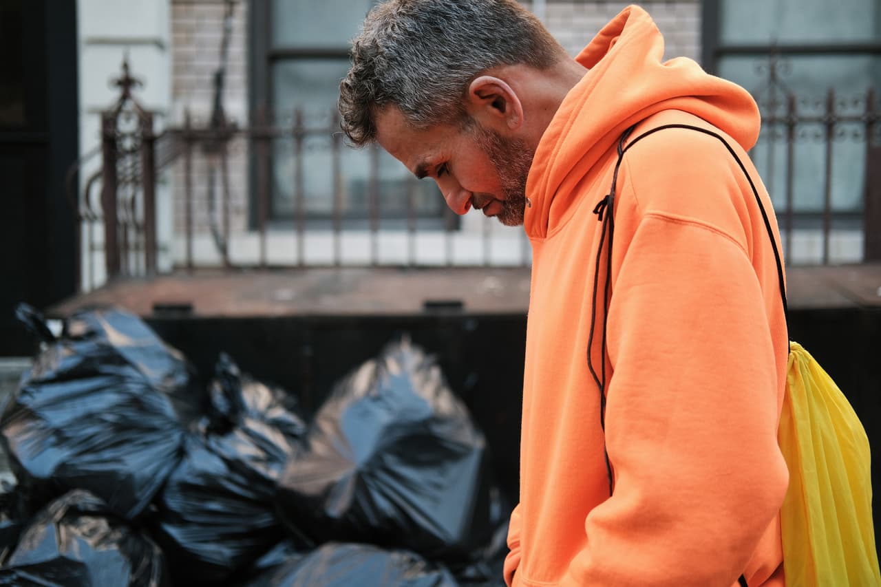 Entre los años 2019 y 2020 la población de personas sin hogar aumentó más de un 2% en
<a href="https://www.univision.com/temas/estados-unidos-de-america">Estados Unidos</a>, y en 2020 "aproximadamente 580,000 personas estaban experimentando la falta de vivienda", indica el
<a href="https://www.huduser.gov/portal/datasets/ahar/2020-ahar-part-1-pit-estimates-of-homelessness-in-the-us.html" target="_blank">reporte del Departamento de Vivienda y Desarrollo Urbano</a>.