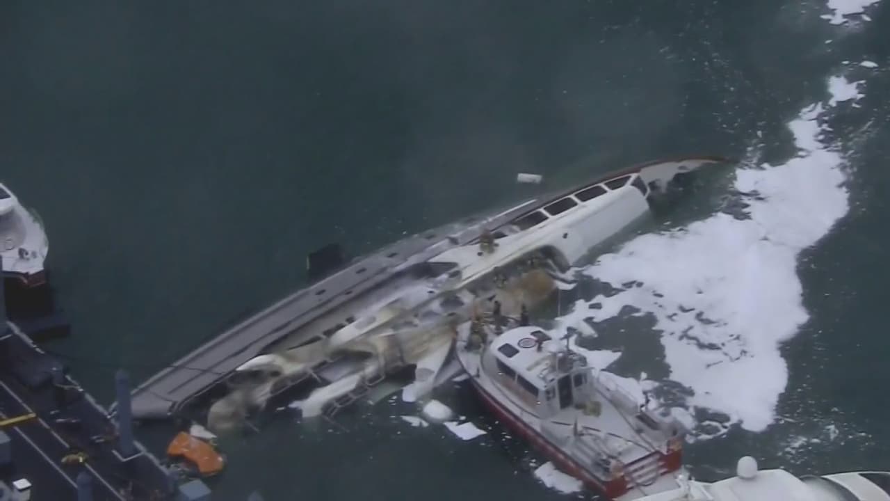 Destruido y hundido: incendio consume un lujoso yate del cantante Marc Anthony