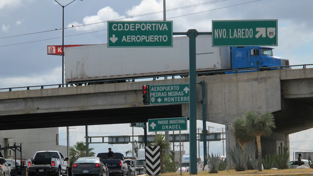 Emiten alerta de seguridad para quienes planifiquen viajar por la carretera entre Nuevo Laredo y Nuevo León
