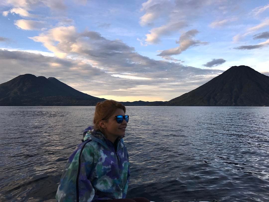 "Hermoso lugar nunca lo voy a olvidar", comentó la actriz mientras disfrutaba del lago Atitlán, pues quedó realmente enamorada por las bellezas de la naturaleza.