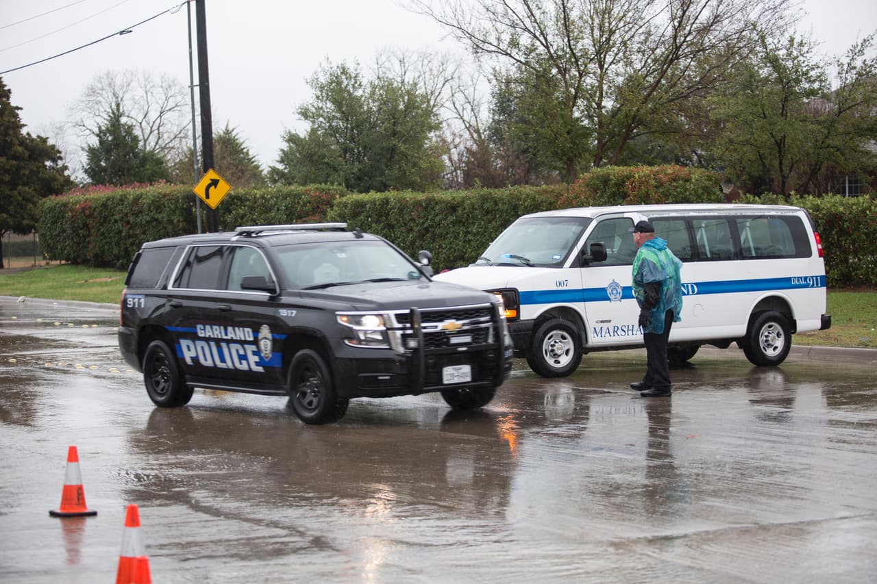 Ocho personas fallecieron en un accidente múltiple de tráfico causado por un tornado.