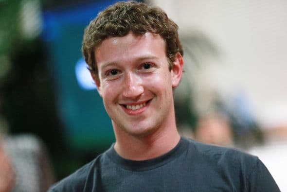 El fundador de Facebook, Mark Zuckerberg, ocupa el puesto 35º después de haber visto cómo su fortuna se incrementaba en un año un 245 por ciento hasta los $6,900 millones, lo que supone el mayor ascenso registrado entre los cuatrocientos integrantes de la lista.