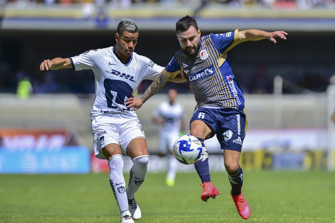 Pumas golea y vence a San Luis 4-0. Con doblete de Carlos Gonzalez, gol de Fabio Álvarez y Juan Ignacio Dinenno, los universitarios se colocan como segundos de la tabla en la Liga MX.