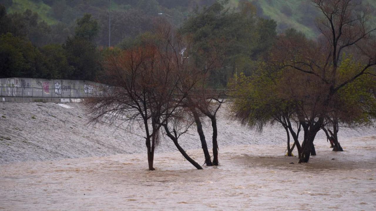 “No son lugares de recreación”: autoridades de Los Ángeles advierten sobre los peligros de los ríos