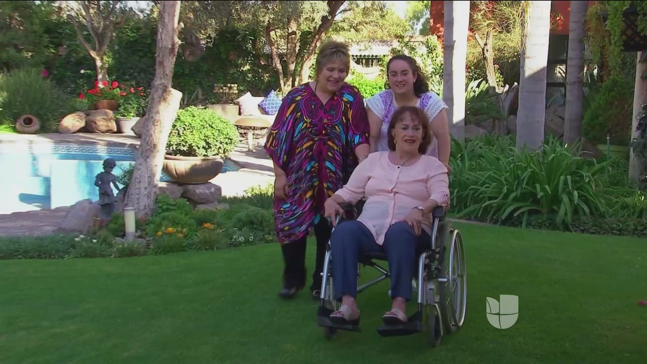 Ahora su vida se rige por horarios y actividades recreativas, pues va al cine, juega ajedrez y hasta va al salón de belleza. Aunque utiliza silla de ruedas, ya puede comer por sí sola.