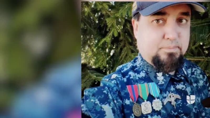 Según los informes, la compañera de cuarto de Lukyanchikov le dijo a la policía que escuchó disparos desde su habitación ese mismo día, y él le admitió que le había disparado a su perro con una pistola Beretta de 9 mm y la escondió afuera.