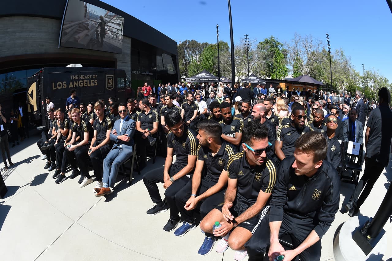 El plantel al completo estuvo en el estadio, que tendrá capacidad para 22.000 espectadores. (LAFC)