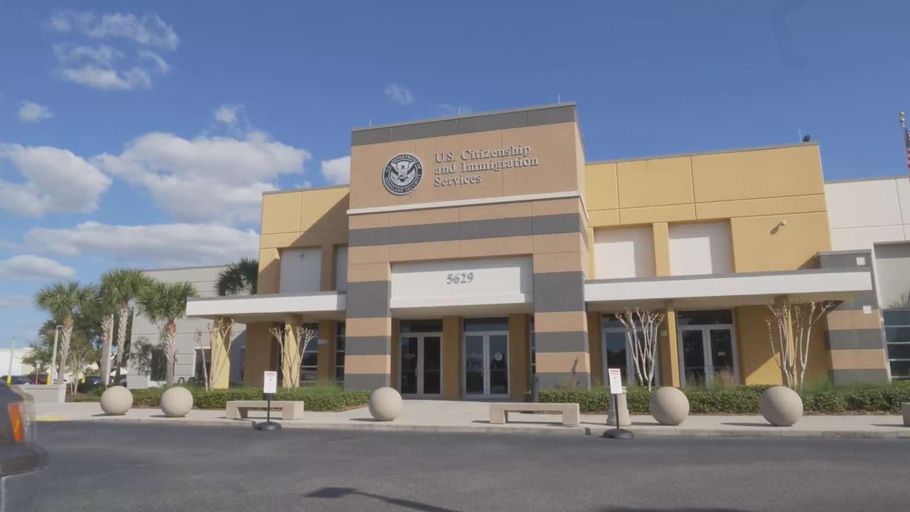 Cambios en USCIS: abogados deberán acudir de manera presencial a audiencias migratorias