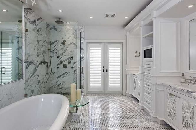 En los últimos meses distintos actores políticos en México han sostenido reuniones con representantes de Estados Unidos en las que han planteado el papel que juega el país en el entramado de desvío de fondos públicos mexicanos.