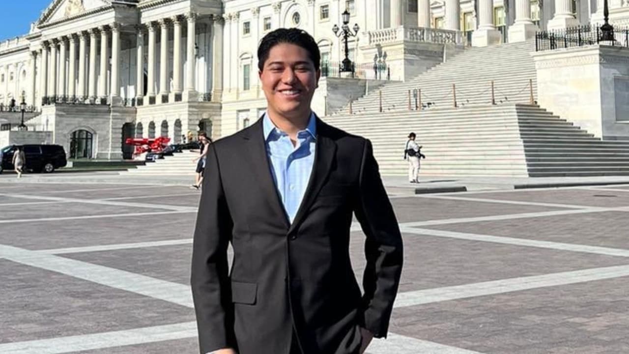 Graduado de SMU es detenido por ICE en parada de tráfico y su gente no lo ha dejado solo