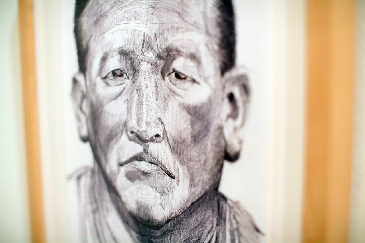 "Roberto Q", uno de 30 inmigrantes detenidos cuyos retratos son parte de la exhibición 'Krome'.