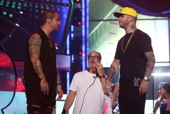 Los dos galanes estaban atentos a las instrucciones de nuestro Senior Vice President de Special Events, Cisco Suárez.