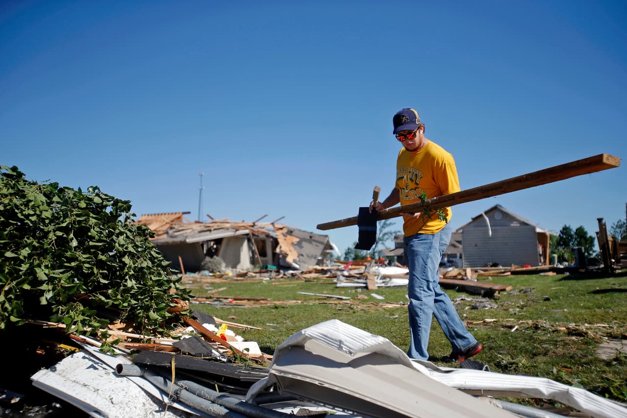 Terry Halliday, alcalde de Coal City, dijo estar "muy preocupado" por las severas tormentas que han azotado el área, publicó NBC Chicago.