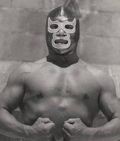 El luchador ganó campeonatos mundiales demostrando ser el rey del cuadrilátero.
<br>