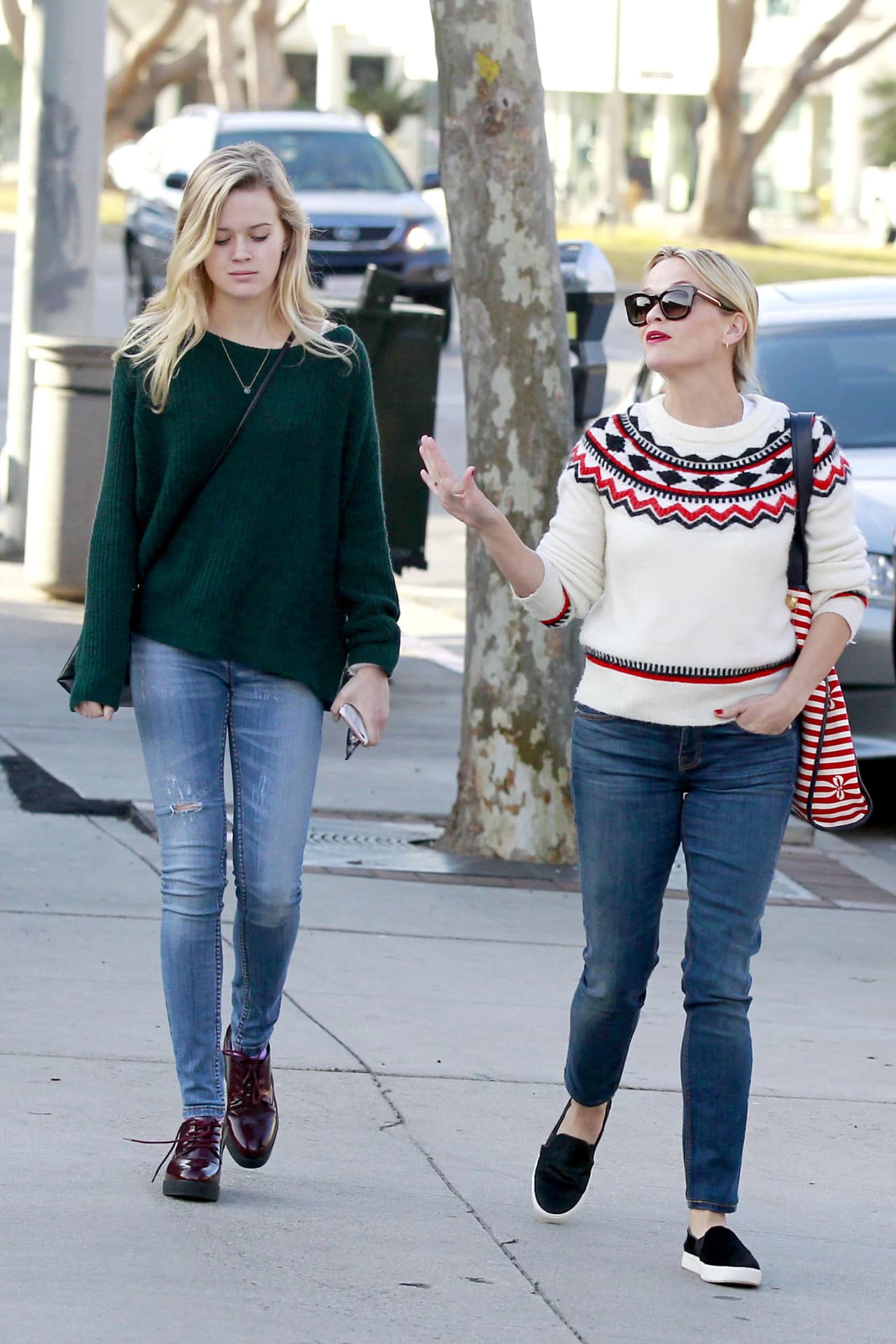 Podría decirse que la chica sacó lo mejor de sus famosos padres.