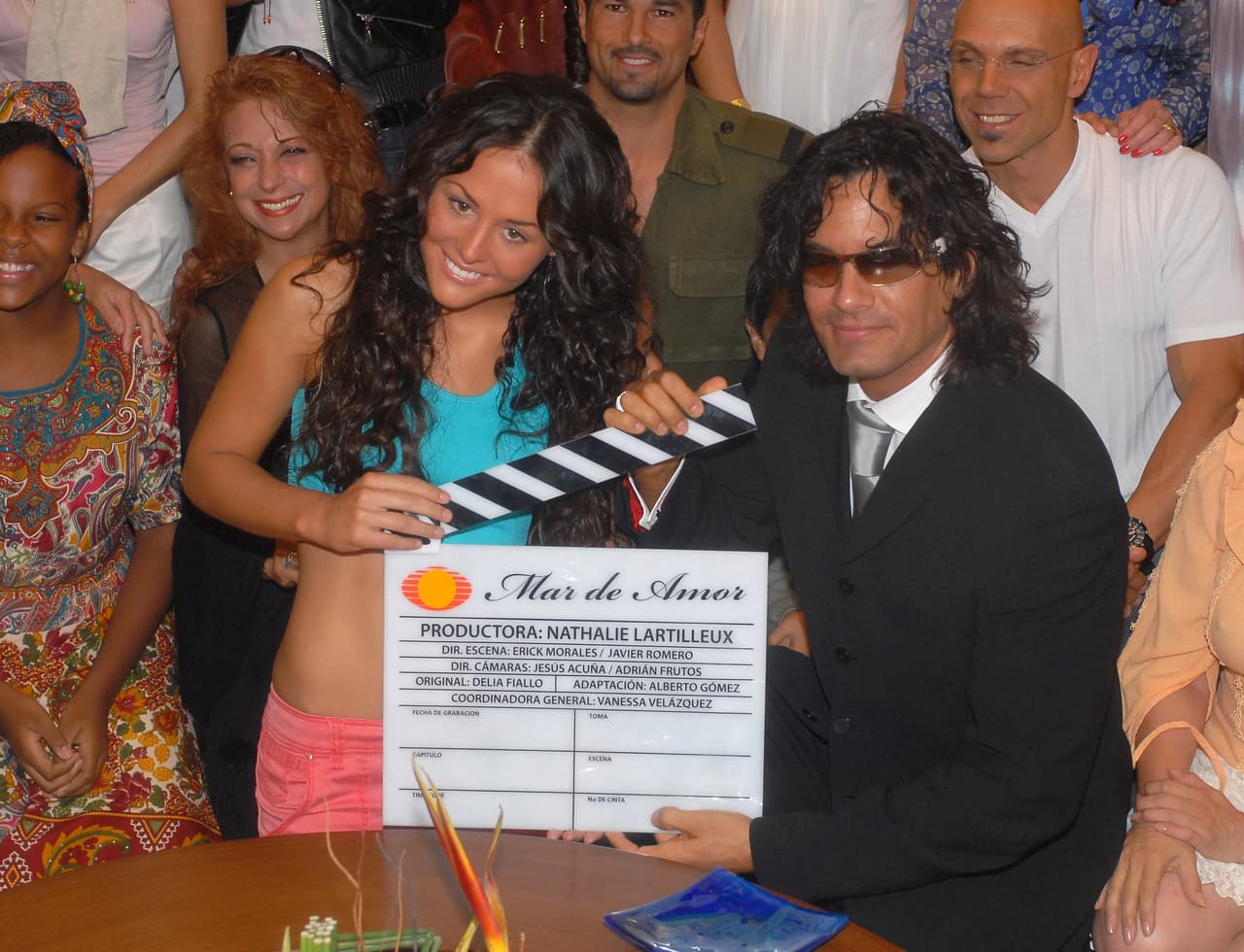 Tras más de una década de su estreno, ‘Mar de amor’ regresa a la pantalla chica por Galavisión. Te presentamos al elenco y personajes de esta historia de amor producida por Nathalie Lartilleux.
<br>