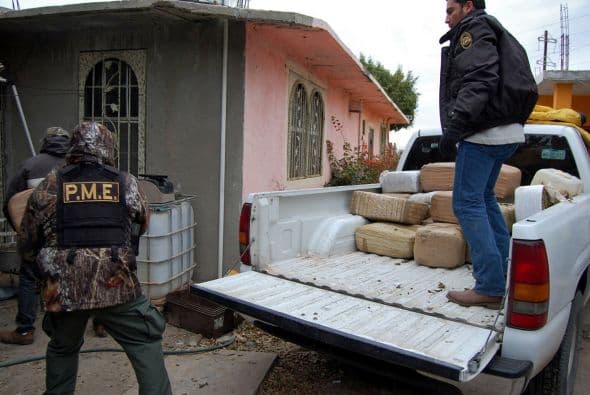 Inclusive Felipe Calderón, ha dicho que gran parte de la violencia y el narcotráfico que sufre México están relacionados con el elevado consumo de drogas en Estados Unidos y afirmó que el país vecino debe reducir el uso de estupefacientes.