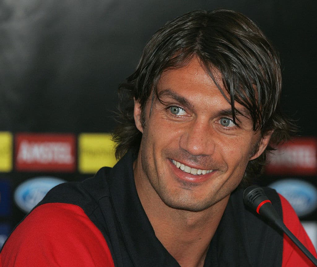 Paolo Maldini – Italia – Lateral izquierdo, 1985-2009
<br>