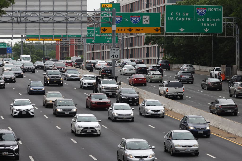 <b>06/10: Washington DC.</b> Los conductores de la capital se retrasaron 42 horas en el tráfico durante 2020. Estas horas de retraso fueron apenas el 40% de las de 2019.